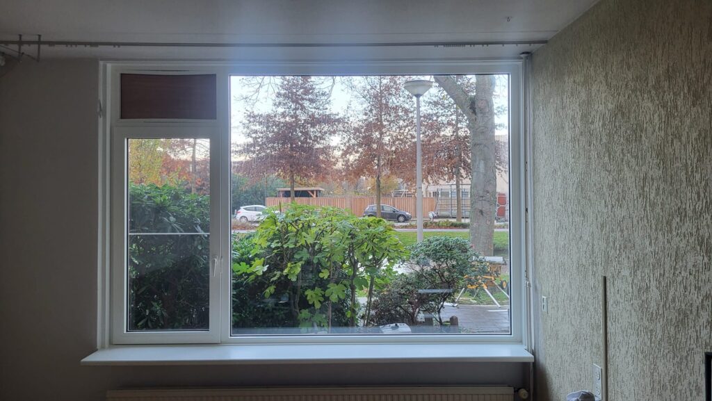 Kunststof kozijn met draaikiepraam in Nieuwerkerk aan den IJssel