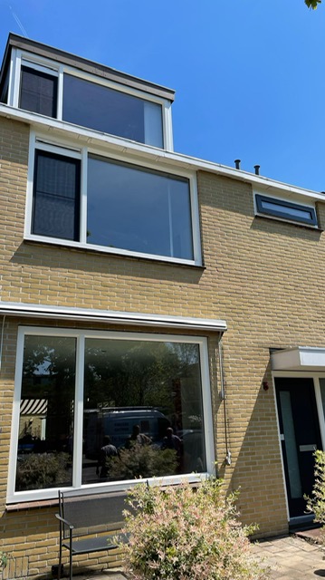 Strakke kunststof kozijnen geïnstalleerd aan Hulkestein in Gouda
