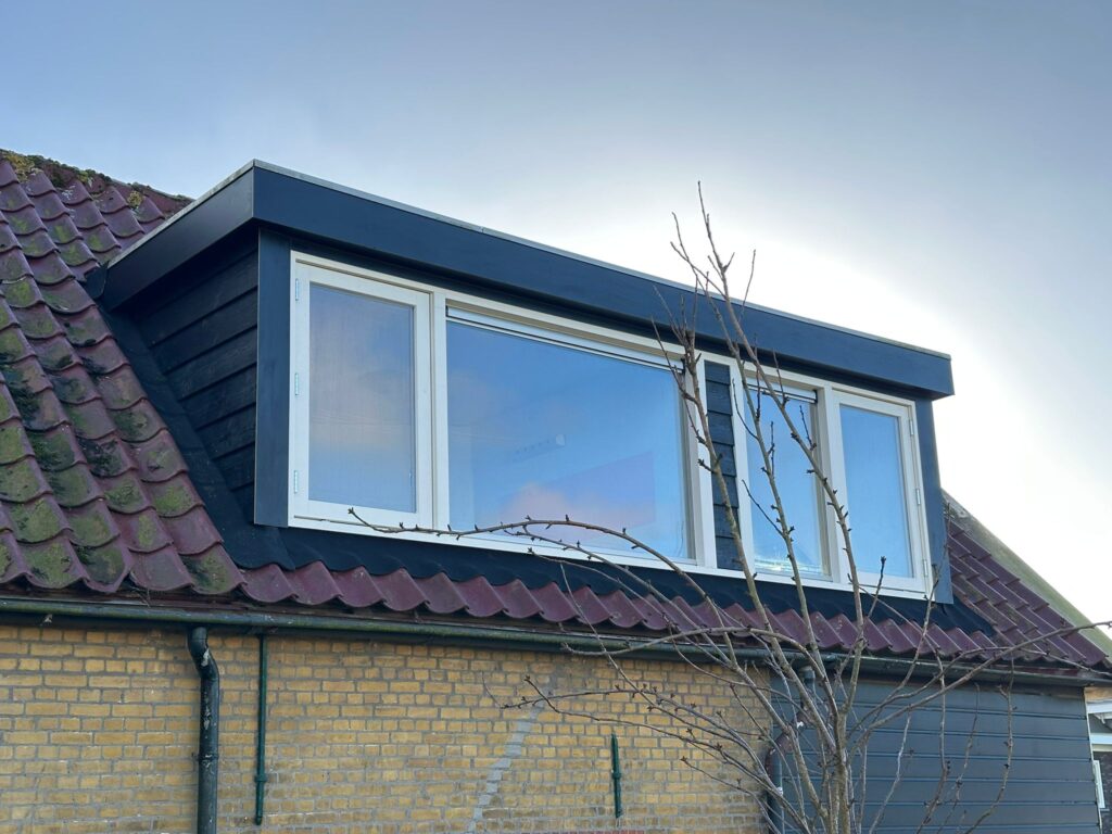 Afgewerkte dakkapel en kozijnen in Moerkapelle