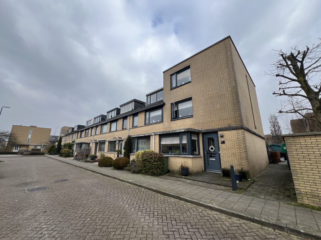 Aluminium kozijn en schuifpui geplaats door Gewoon DICK in Zoetermeer
