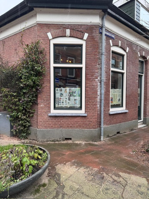 Detailopname van kunststof kozijn inclusief montage in Vlaardingen