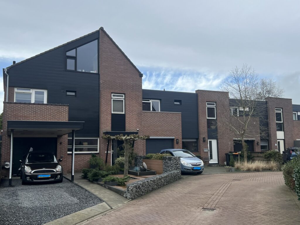 Gerealiseerde aluminium schuifpui inclusief montage in Heuvelhof, Waddinxveen