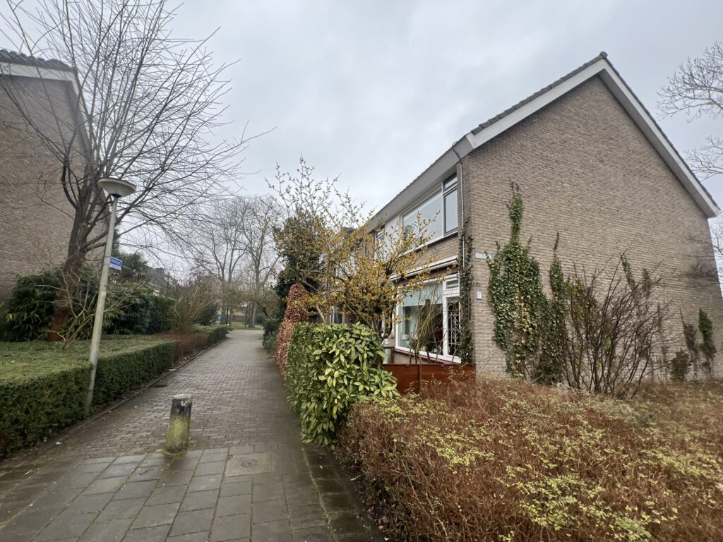 Vakkundige installatie van kozijnen en deuren in Peuleyen Waddinxveen