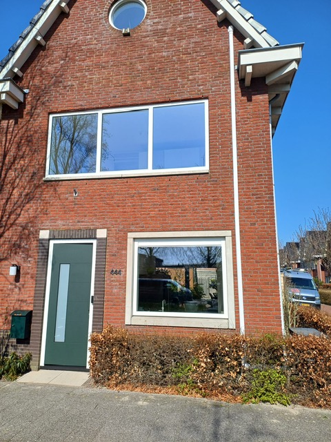 Moderne aluminium kozijnen en voordeur in Zoetermeer