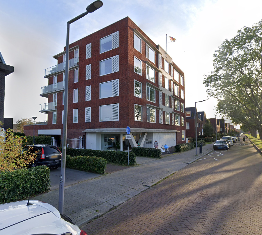 Vakkundige installatie van houten kozijn door onze specialisten in Rotterdam