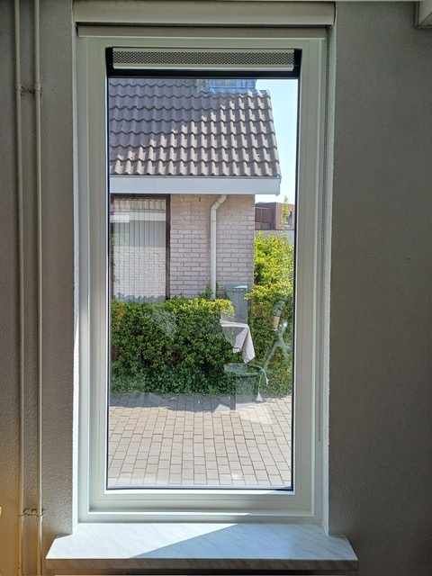 Afgewerkte kunststof kozijnen die minimaal onderhoud vereisen in moderne woning